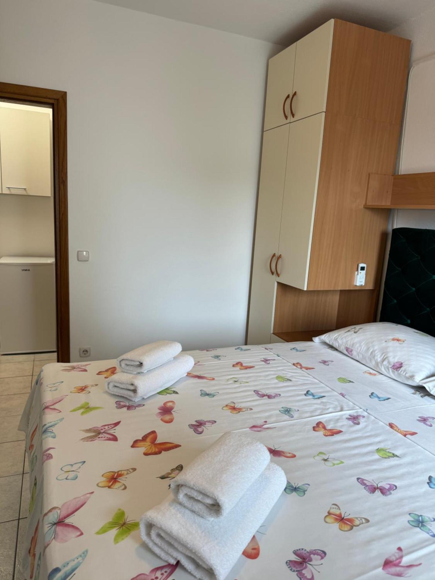 House 100M From The Beach With Free Parking And Breakfast Baska Voda Ngoại thất bức ảnh